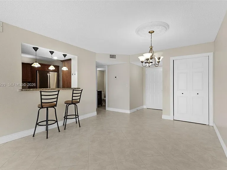 200 Leslie Dr #902 — Photo 5