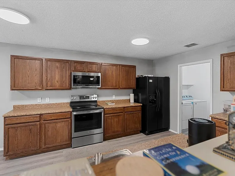 5401 Pandale Valley Dr — Photo 19