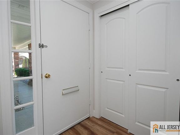 5th image of 187 Newport Rd #A