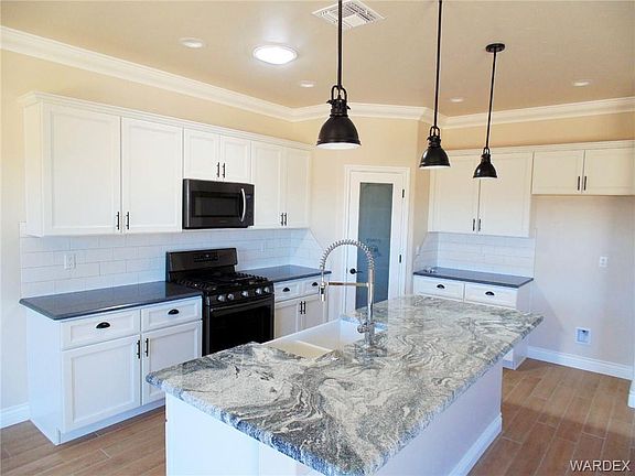 4th image of 2294 Wildflower St