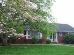 10 Windsor Ct, Point Pleasant, WV 25550