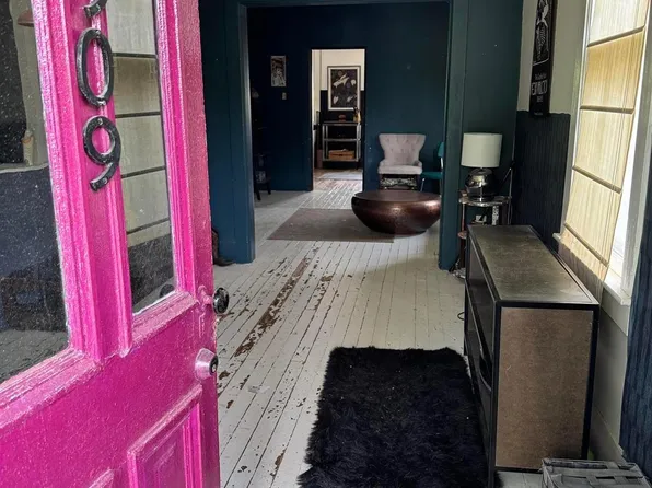 3909 S 14th St, Omaha, NE 68107