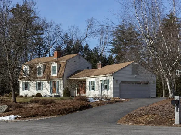 24 Robyn Avenue, Litchfield, NH 03052