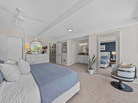 2nd image of 2335 Caringa Way Unit 18