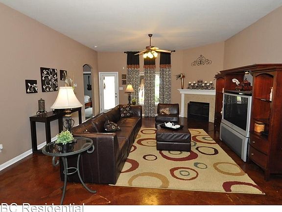 3rd image of 213 Newport Landing Pl