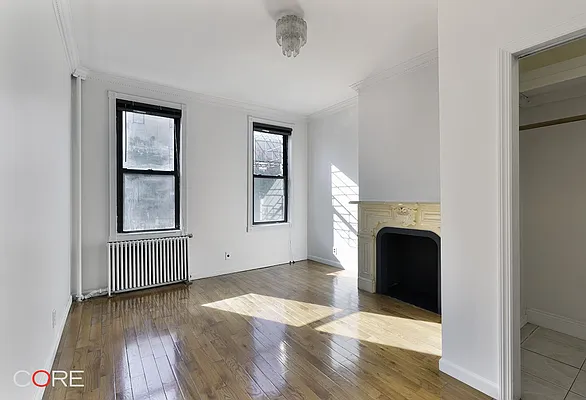 Rented by CORE | media 5