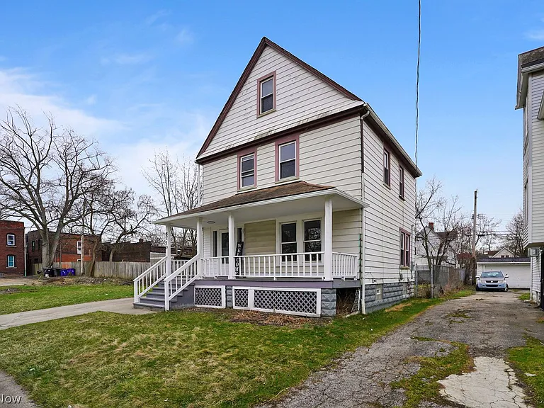 8210 Dorver Ave — Photo 21