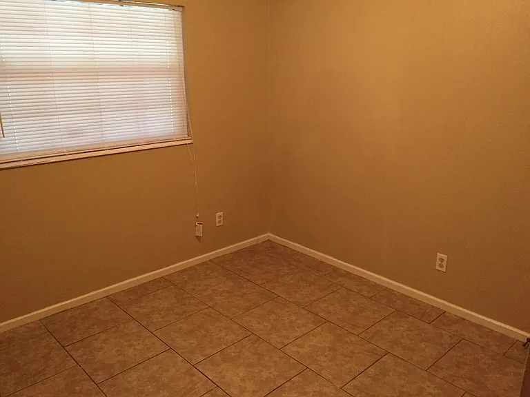 116 Bassedena Cir S — Photo 7
