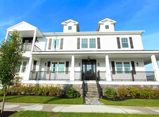 2 S Hanover Ave, Margate, NJ 08402