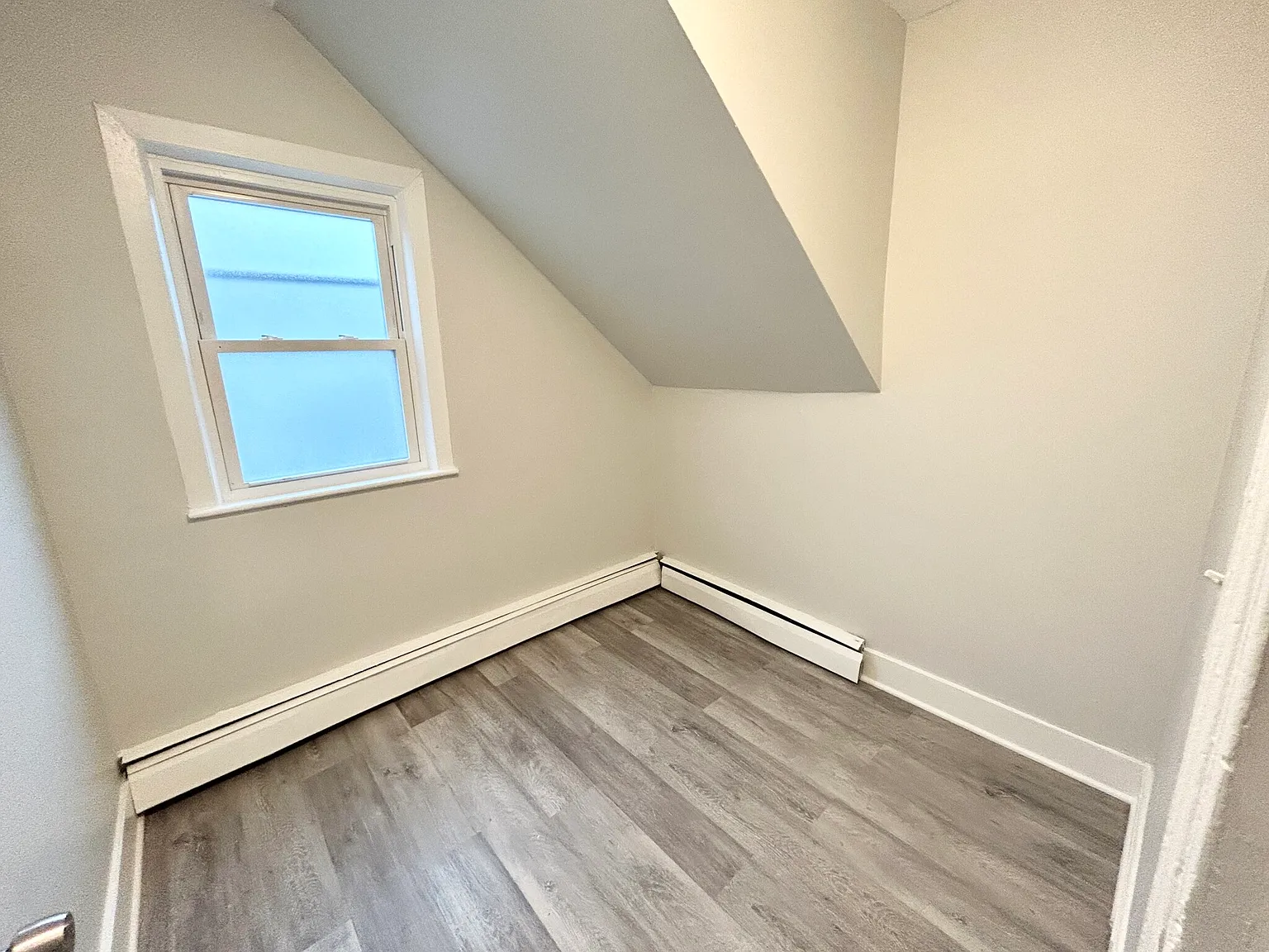 3 bed, $3,200 — Photo 3