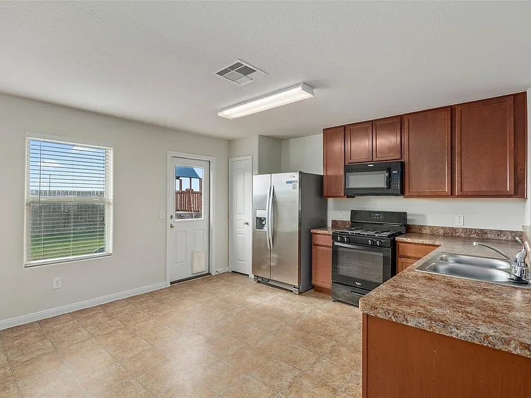 1323 Pease River Ln — Photo 10