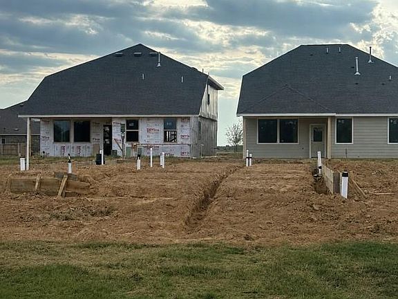 2nd image of 347 Hickory Hls