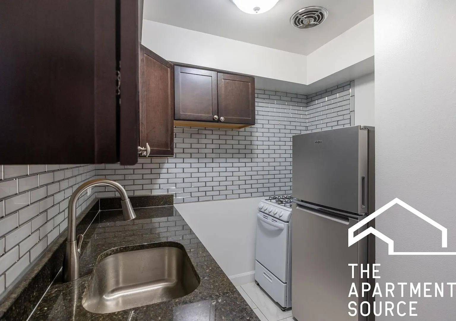 6830 North Sheridan Road #563 — Photo 3
