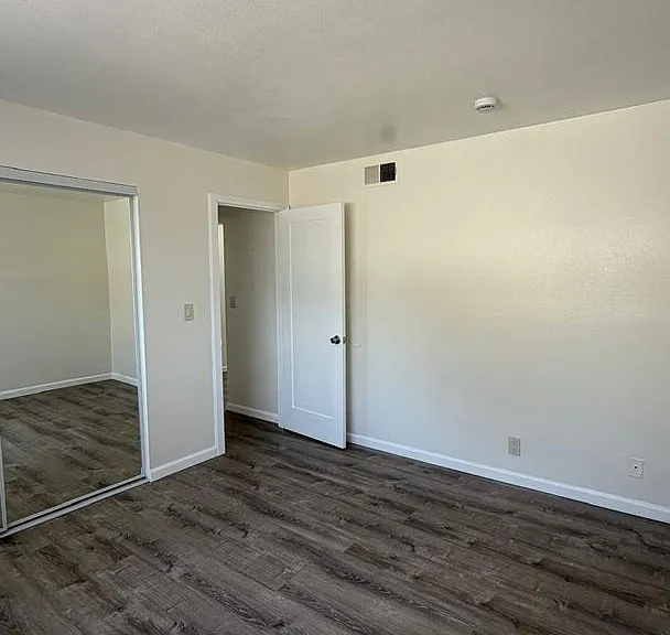 14837 Erwin St — Photo 11