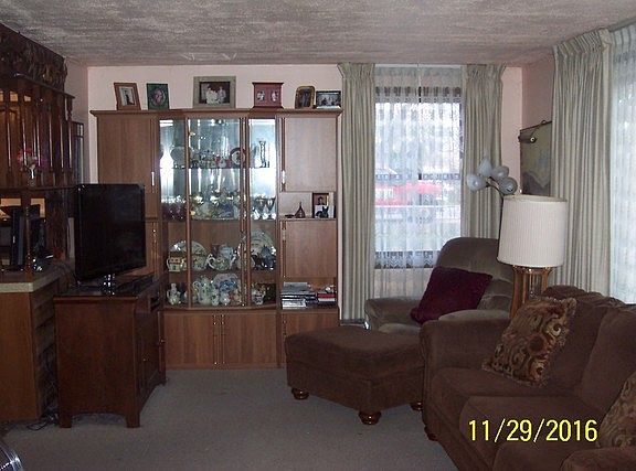 2nd image of 9659 W Fullerton Ave