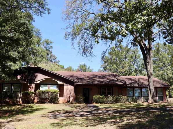 409 Shadowood Dr, Marshall, TX 75672