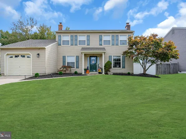 42 Pelham Rd, Marlton, NJ 08053