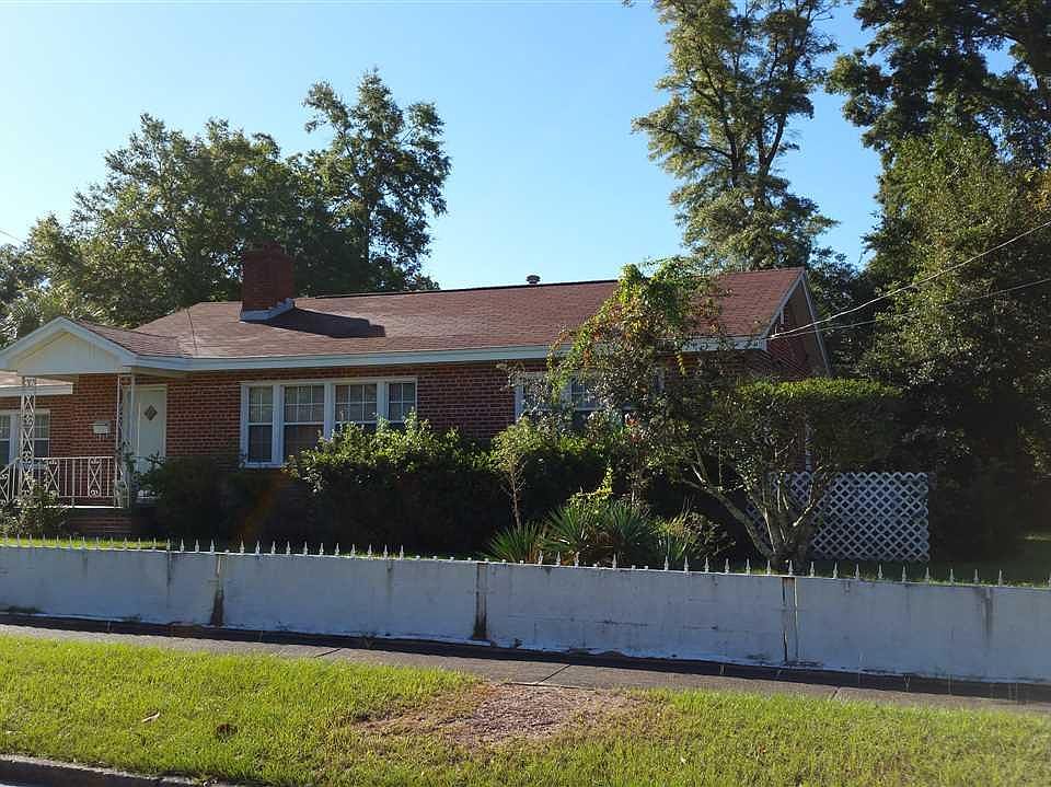 2nd image of 1501 W Gonzalez St