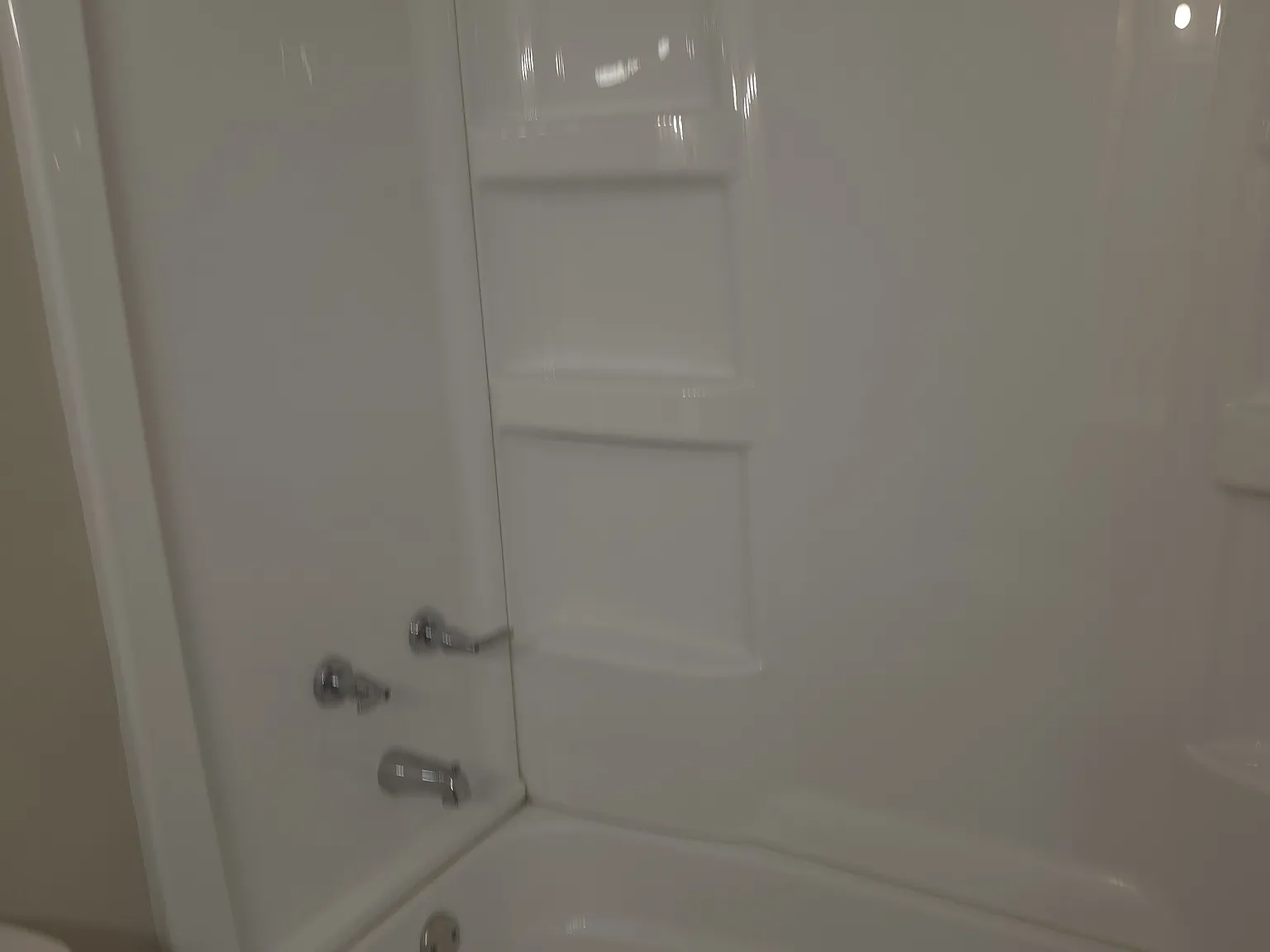 3 bed, 1200 sqft, $1,900 — Photo 1