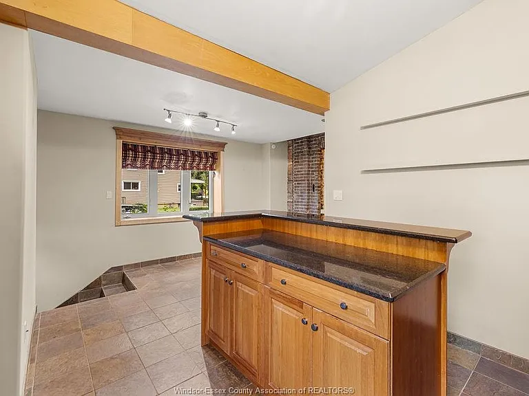 803 Monmouth Rd — Photo 15