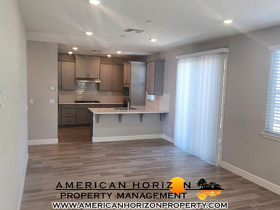 5th image of 1402 Roth Pl
