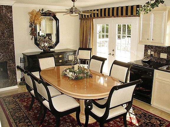 4th image of 3009 W Parkwood Ave