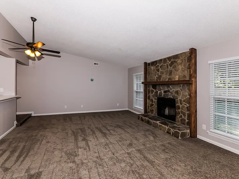 6502 Woodthrush Dr — Photo 4