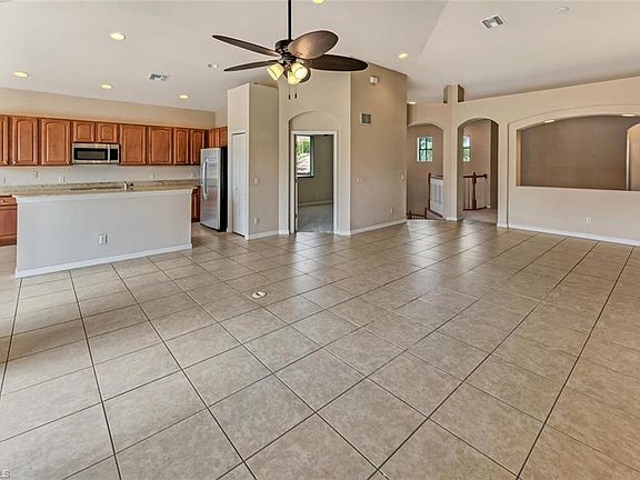 4th image of 28259 Lisbon Ct Unit 3322