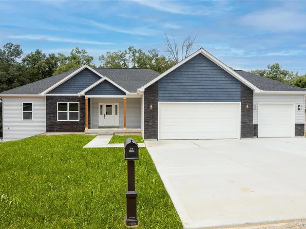 10572 Village Ln, Foristell, MO 63348