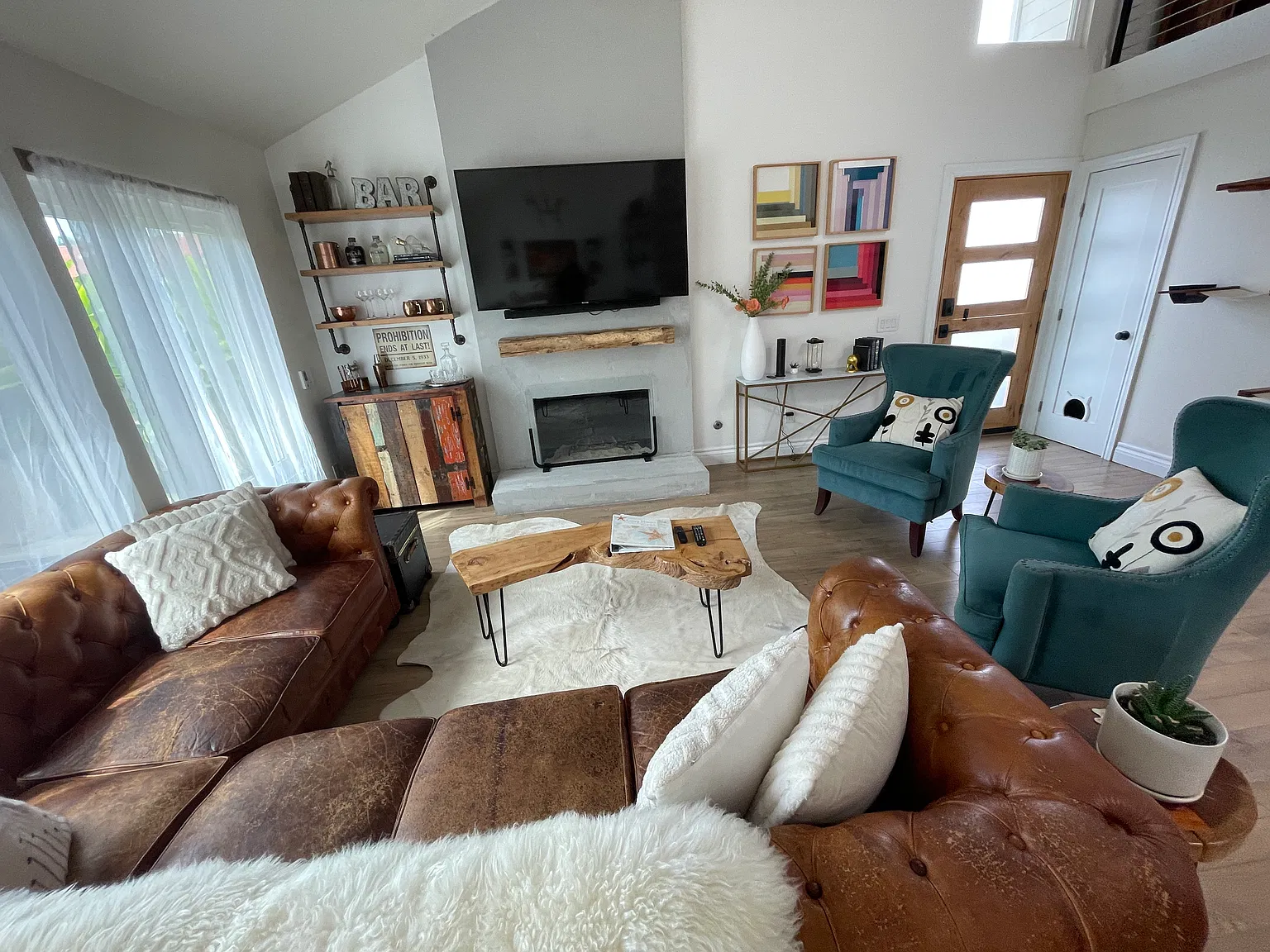 3 bed, 1450 sqft, $6,990 — Photo 3
