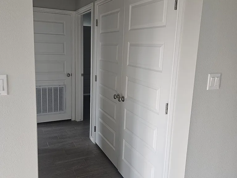 The Oasis Apartments — Photo 5