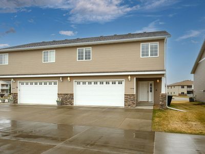 2806 Waters Edge Ln SE, Mandan, ND, 58554