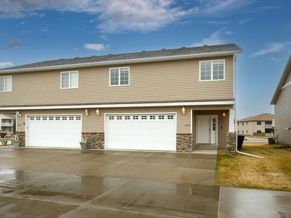 2806 Waters Edge Ln SE, Mandan, ND 58554