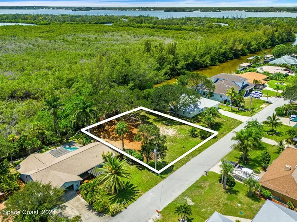 329 Beverly Ct, Melbourne Beach, FL 32951