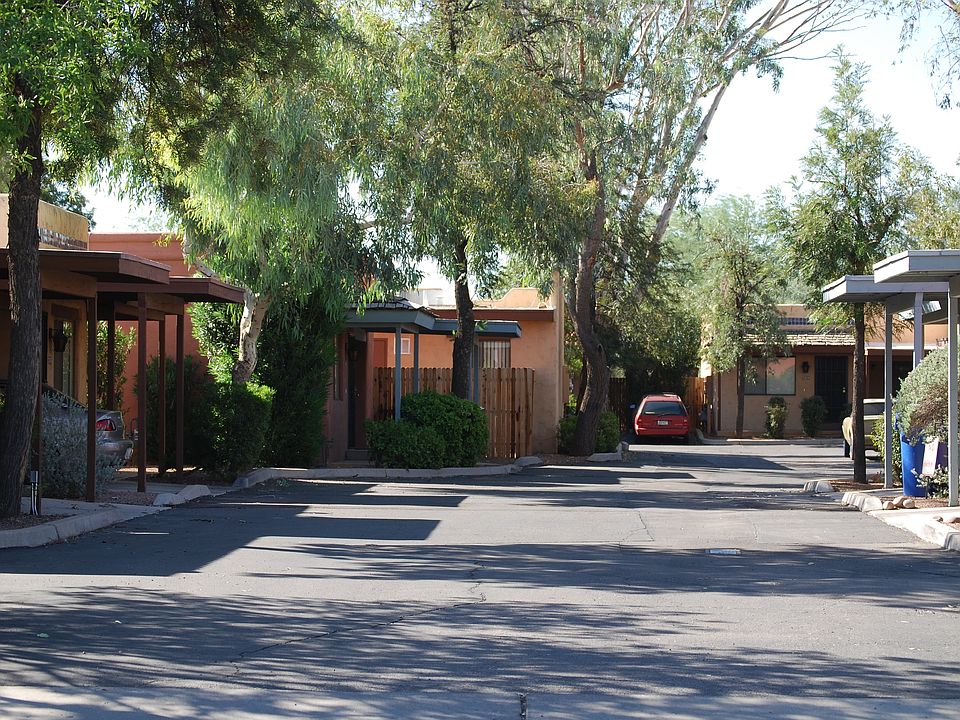 *Community photo - may not depict actual unit