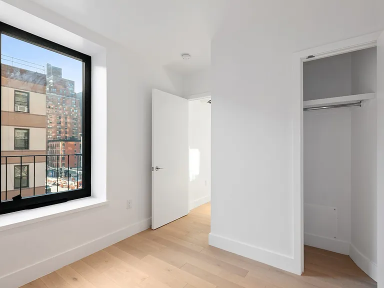 201 E 26th St #2B — Photo 6