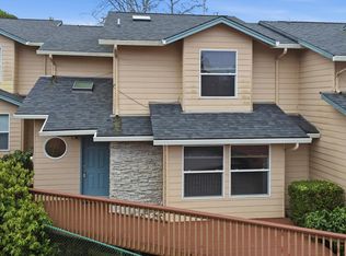 250 SE Coast Guard Dr #2, Depoe Bay, OR