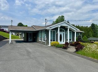 15 1st Ave, Fort Kent, ME 04743