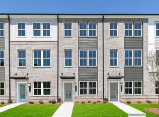 14 Creekside Cir NW, Atlanta, GA 30318