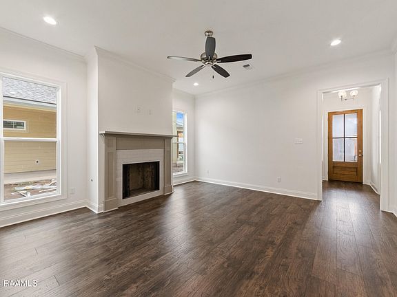 4th image of 502 Flores Ct