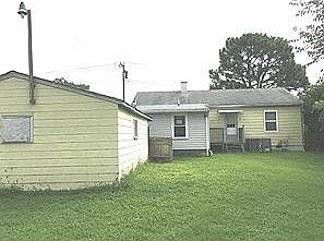 4th image of 108 Twin Oaks Dr
