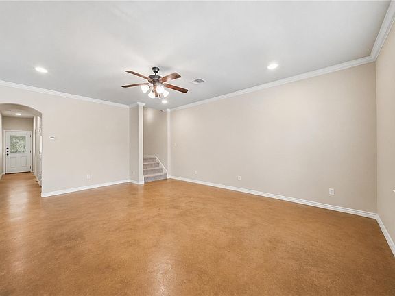 4th image of 343 Newcomb Ln