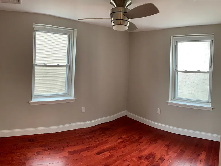 638 Catharine St #3 — Photo 15