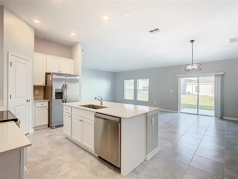 1033 Holden Way — Photo 8