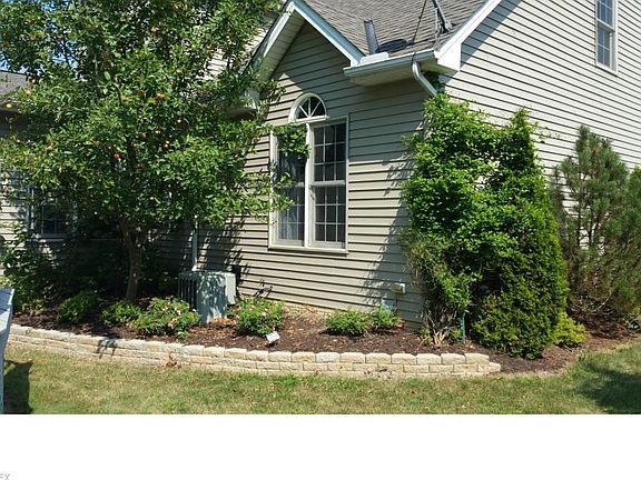3rd image of 3139 Laura Ln