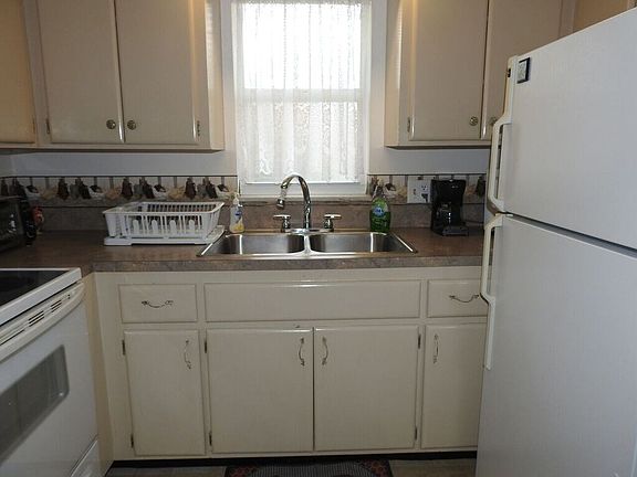 2nd image of 677 Royal Palm Blvd