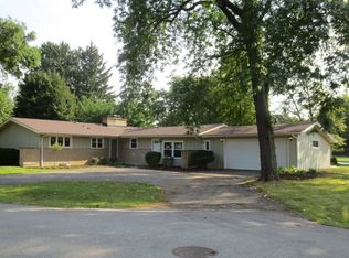 15 S Maple Ln, Prospect Heights, IL 60070