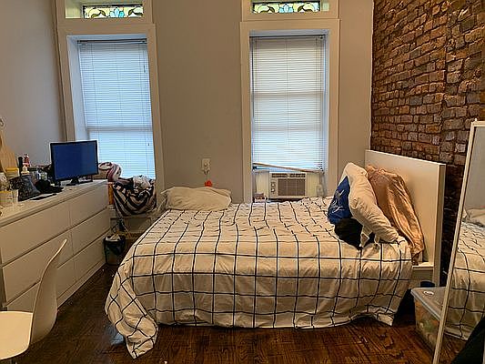 3rd image of 289 Van Buren St Floor 2