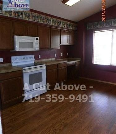 3rd image of 7425 Prythania Park Dr