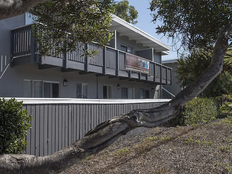 Monterey Townhouse — Photo 42